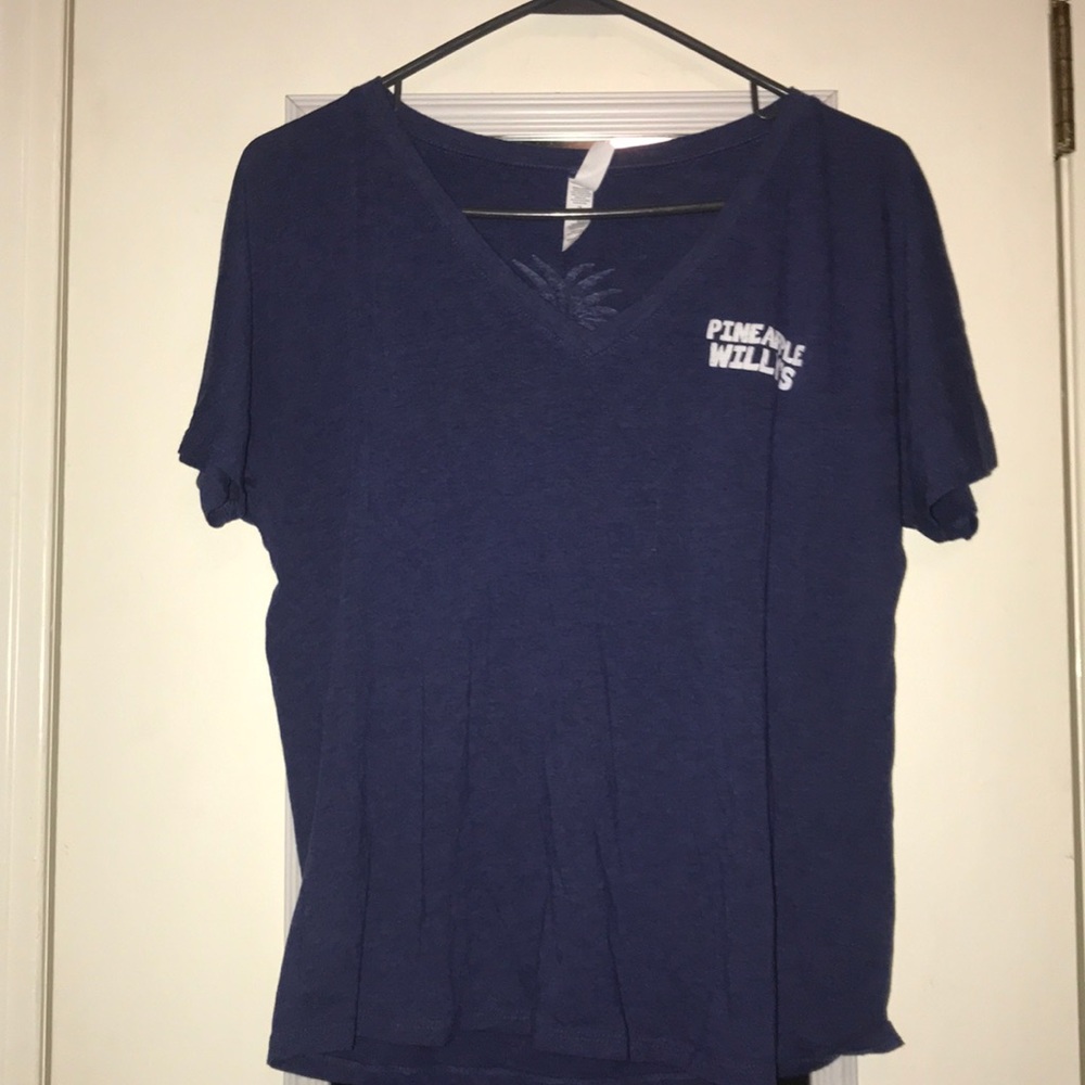 pineapple willy’s shirt